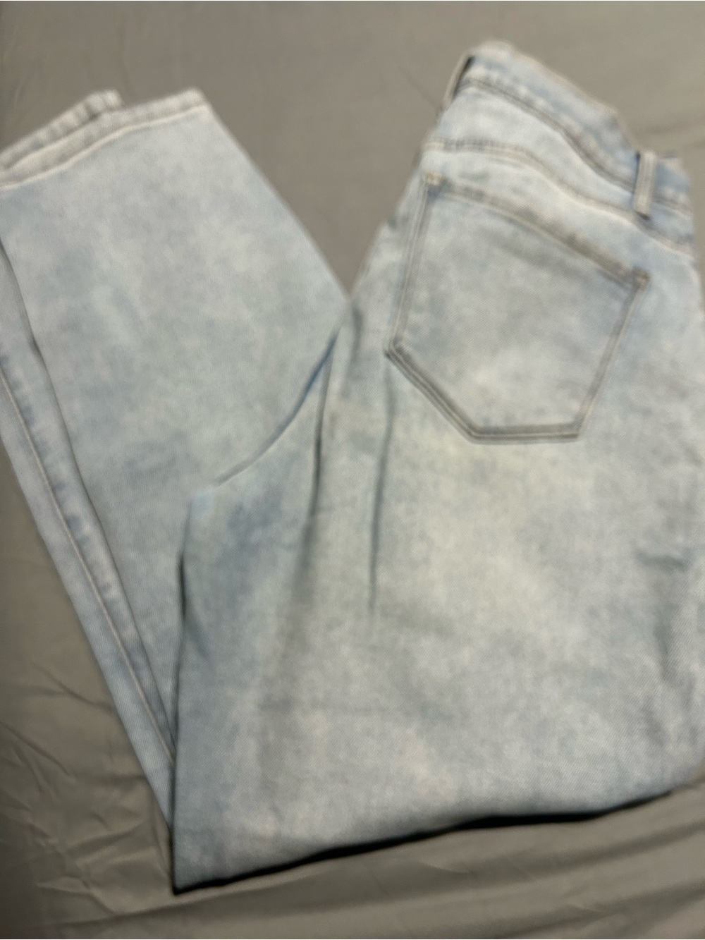 Straight-Leg Women's Jeans in Light Blue Wash